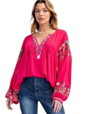 908:  EASEL NWT EMBROIDERED TOP FUCHSIA (H8)